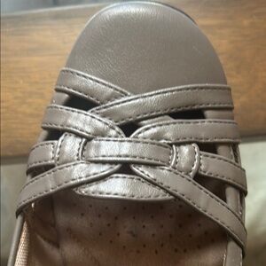 Life Stride Gray Flats with Shimmery Finish and Decorative Bow